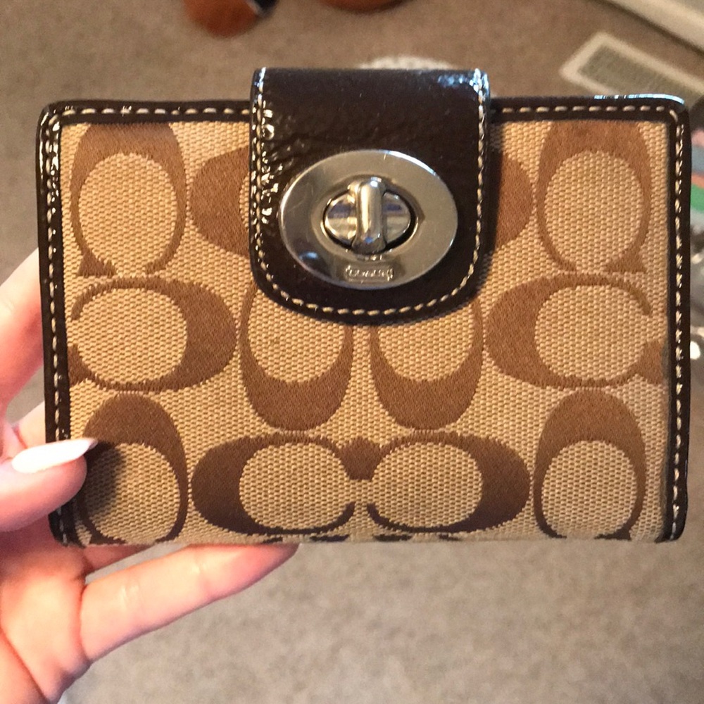 Coach wallet, barely used!